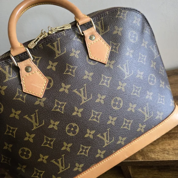 Louis Vuitton Monogram Canvas Handbag - Picture 4 of 12